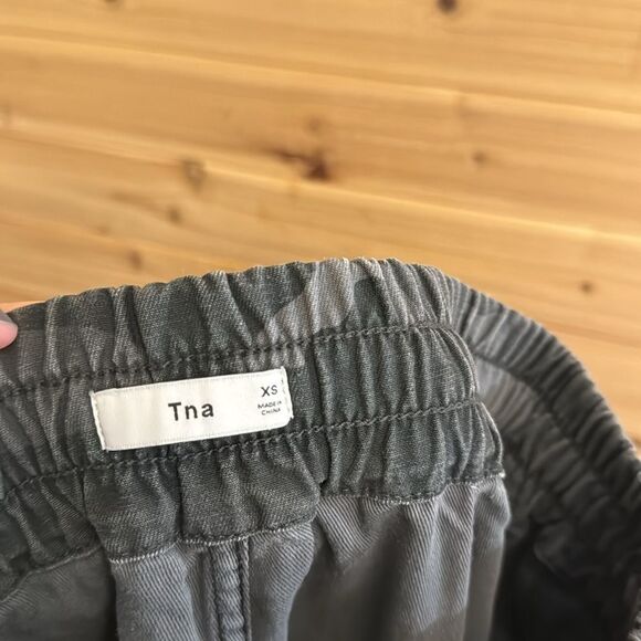 Tna Aritzia Size XSmall Dark Camo Camouflage Print Jogger Pants - Picture 10 of 12